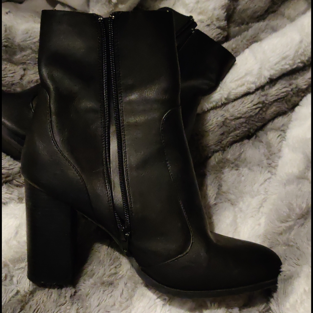 Heals - Picture 3 of 3